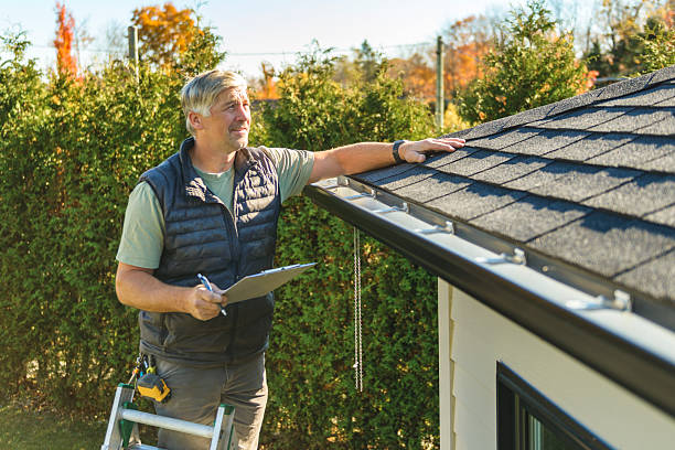 Professional Roofing technician working in Eutawville, SC
